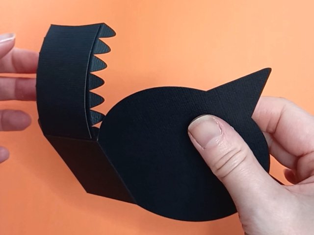 Assembling the black cat favour box side