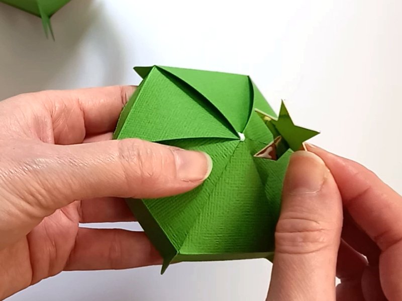 Paper Craft Christmas Tree Teapot Box for Gift Giving