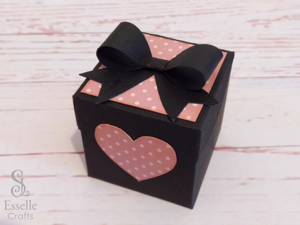 Paper Craft Heart Favour Box for Valentine's Day